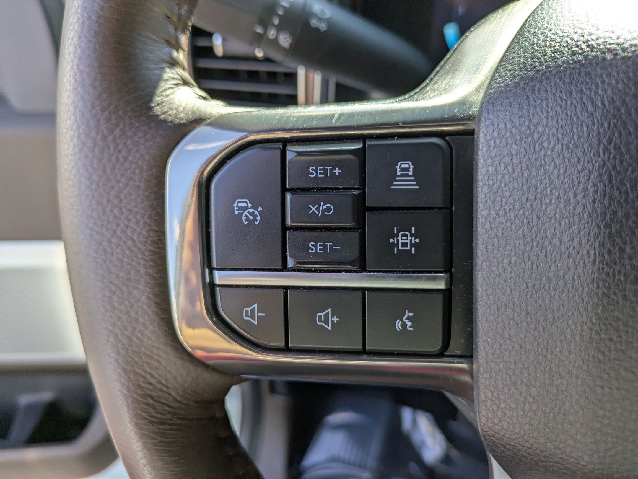 Certified 2024 Ford F350 King Ranch AWD/4WD image 19