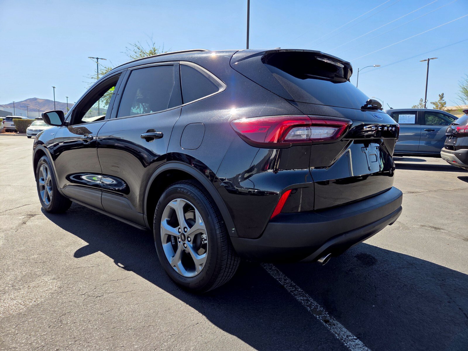 Certified 2025 Ford Escape ST-Line FWD image 4