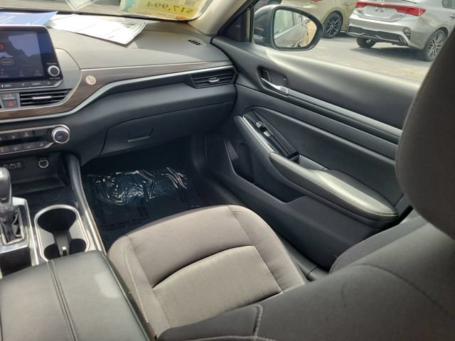 Used 2023 Nissan Altima 2.5 SV FWD image 13