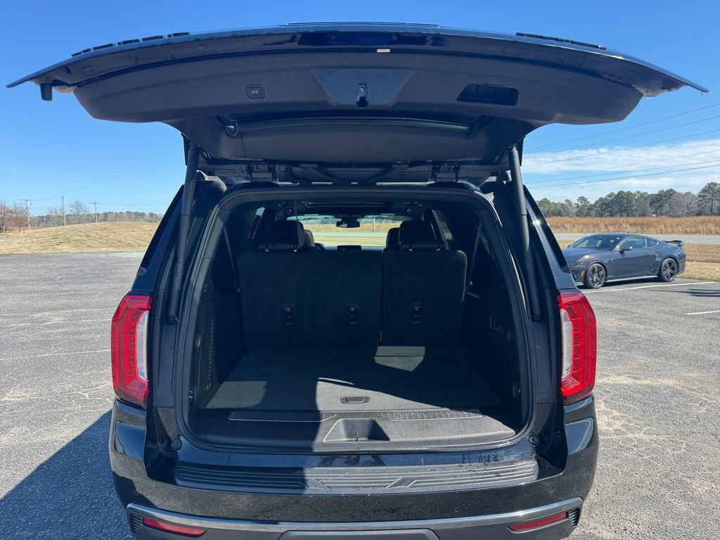 Used 2023 GMC Yukon XL AT4 w/ Technology Package image 24