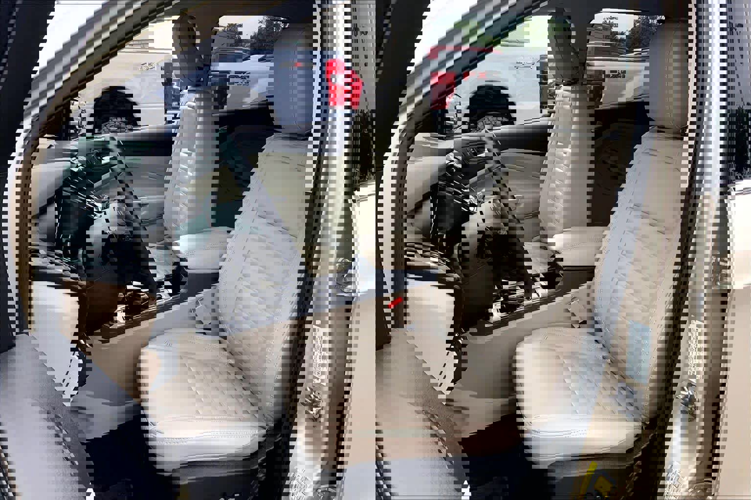 Certified 2018 Ford Escape SE w/ Ford Safe & Smart Package AWD/4WD image 10