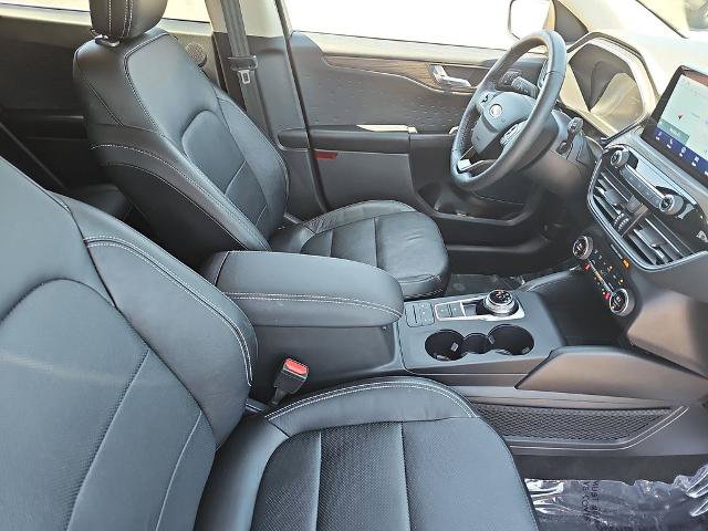 Certified 2020 Ford Escape Titanium AWD/4WD image 10