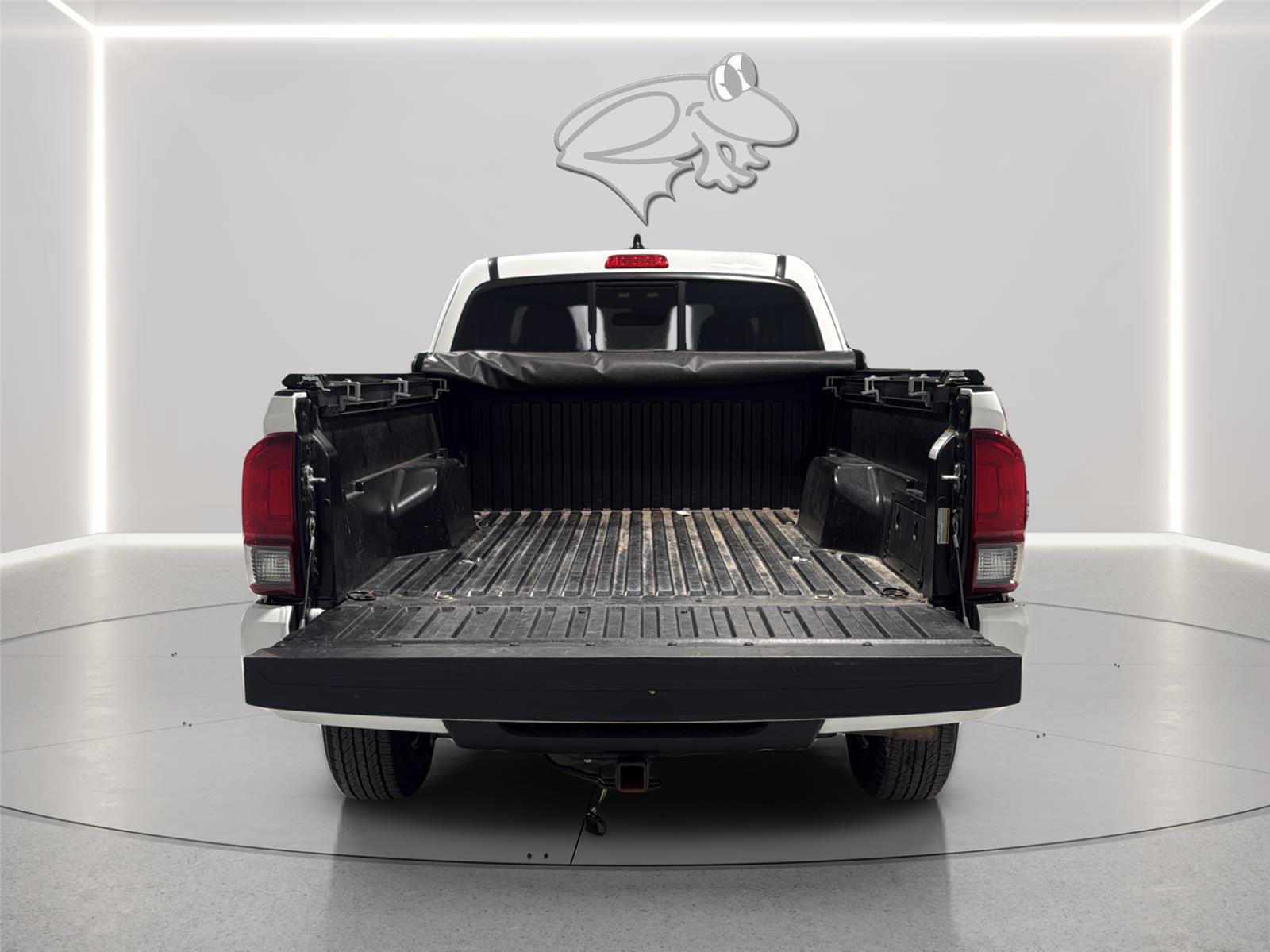 Used 2023 Toyota Tacoma SR w/ SR Convenience Package RWD image 9