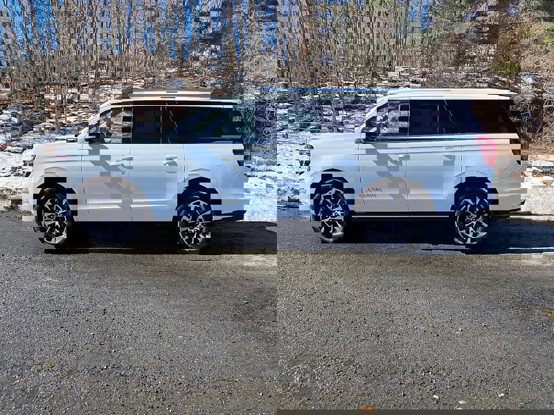 Certified 2025 Ford Expedition Max Platinum image 2