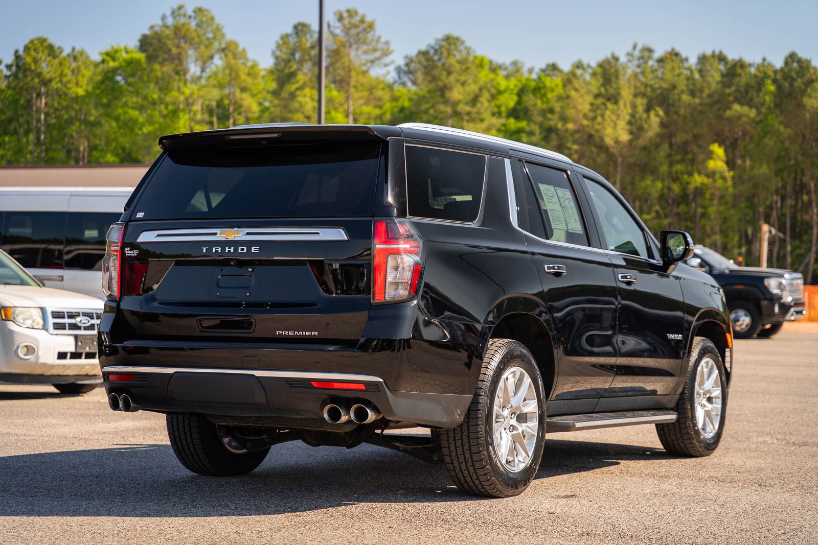 Used 2024 Chevrolet Tahoe Premier AWD/4WD image 7
