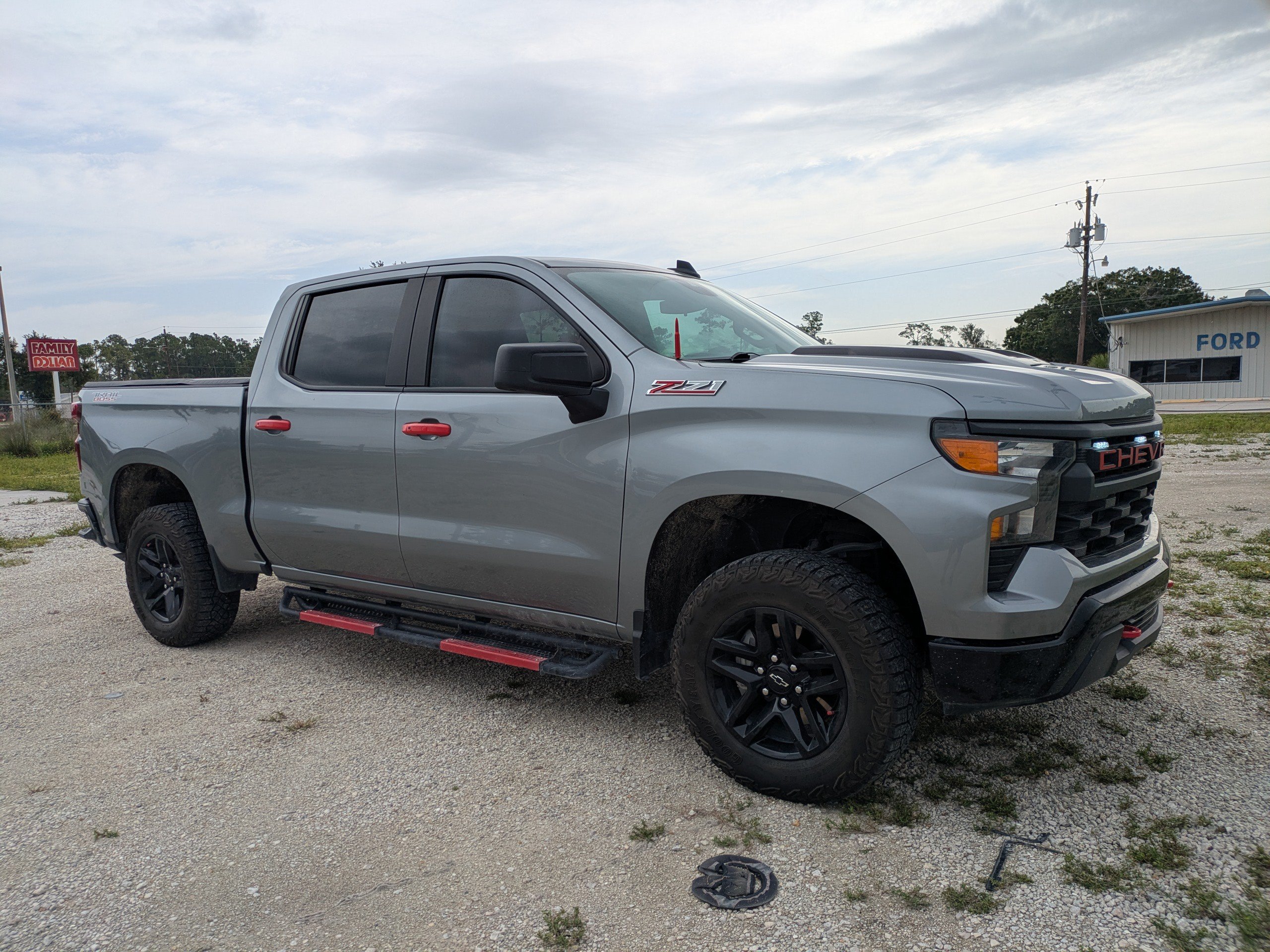 Used 2024 Chevrolet Silverado 1500 Custom Trail Boss AWD/4WD image 2