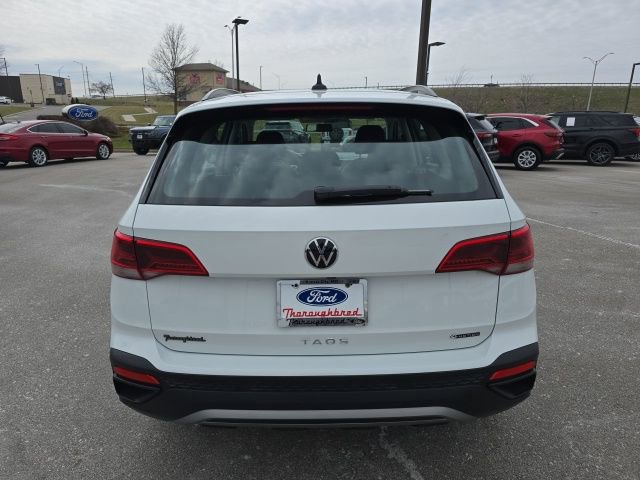 Used 2022 Volkswagen Taos S image 3