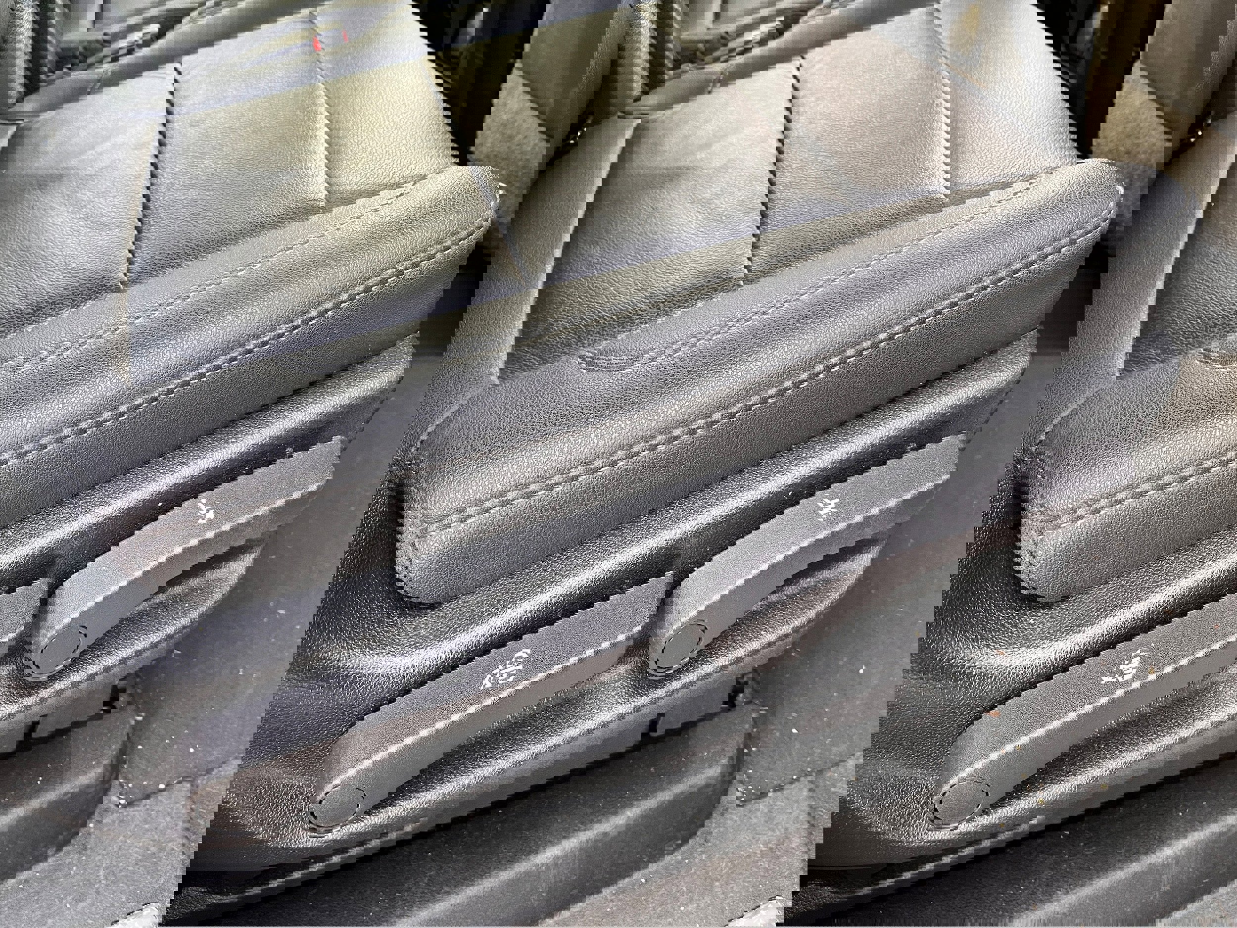 Used 2023 Chevrolet Suburban LT image 16