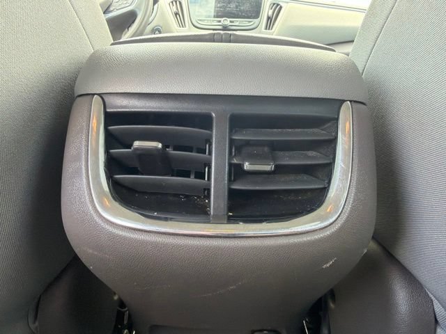 Used 2023 Chevrolet Malibu LT FWD image 16