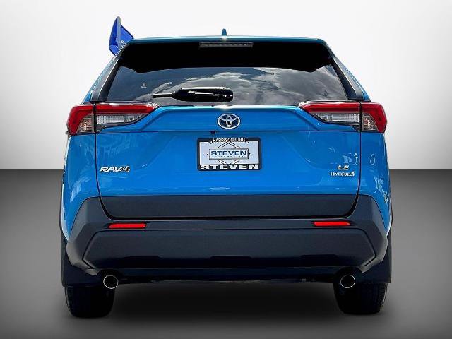 Used 2019 Toyota RAV4 LE w/ Carpet Mat Package AWD/4WD image 5