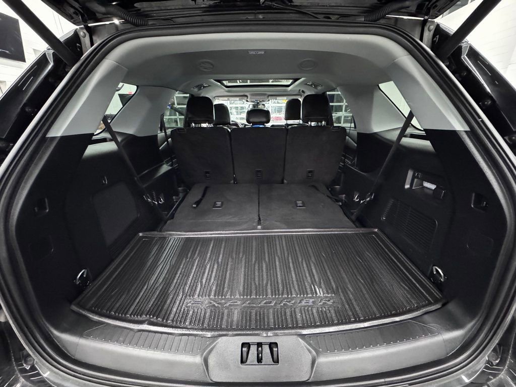 Certified 2023 Ford Explorer XLT w/ Equipment Group 202A image 18