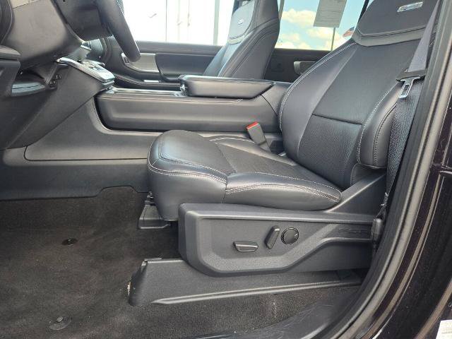 Certified 2025 Ford Expedition Platinum w/ Driver's Package AWD/4WD image 25