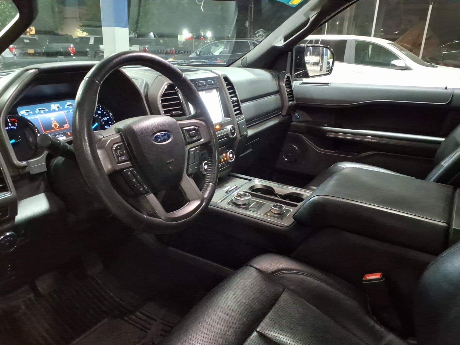 Certified 2018 Ford Expedition XLT w/ Equipment Group 202A AWD/4WD image 9