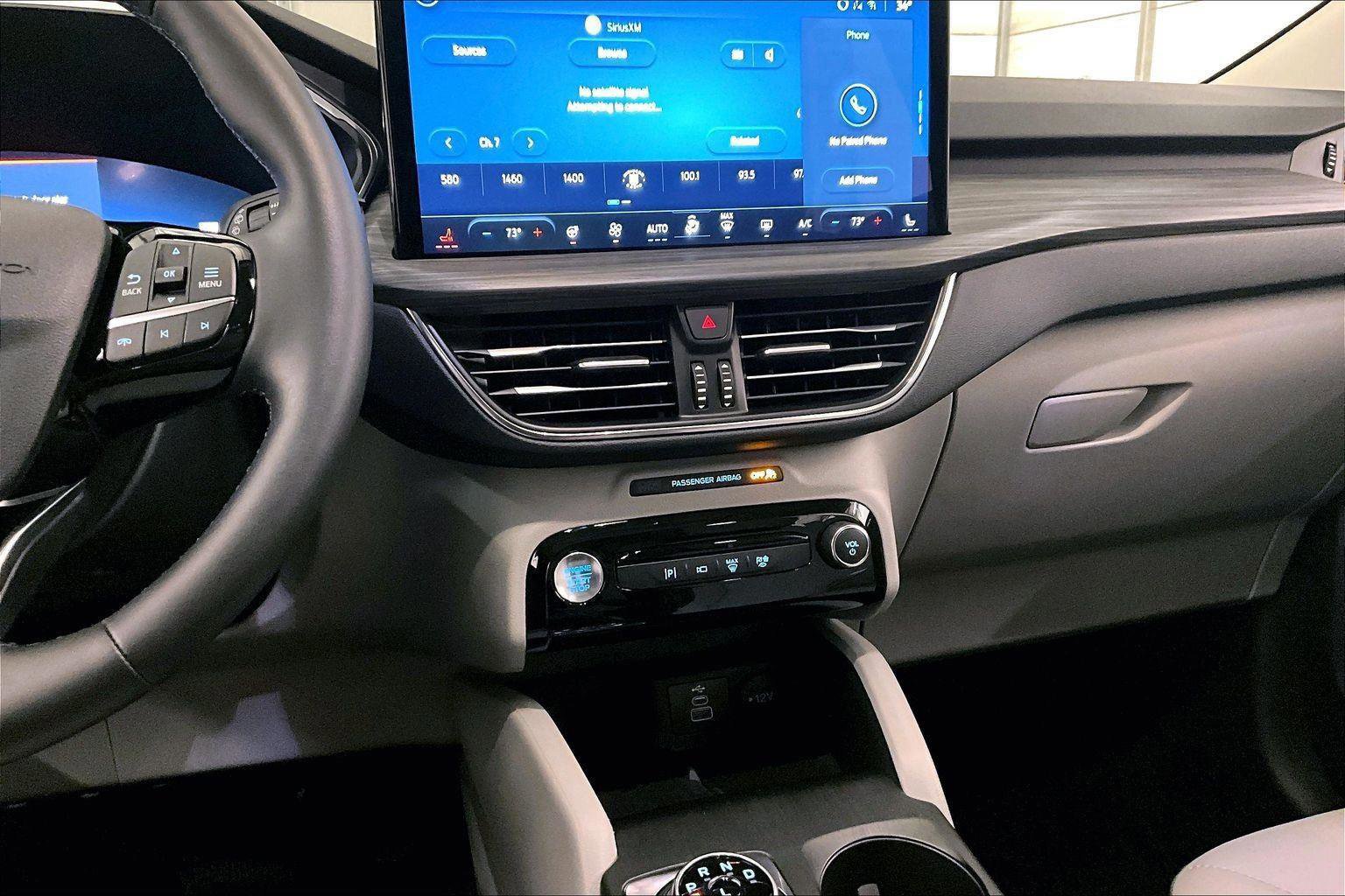 Certified 2025 Ford Escape SE w/ PHEV Premium Package image 8