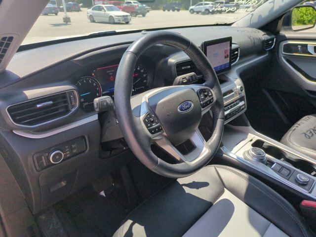 Certified 2023 Ford Explorer XLT w/ Equipment Group 202A AWD/4WD image 16