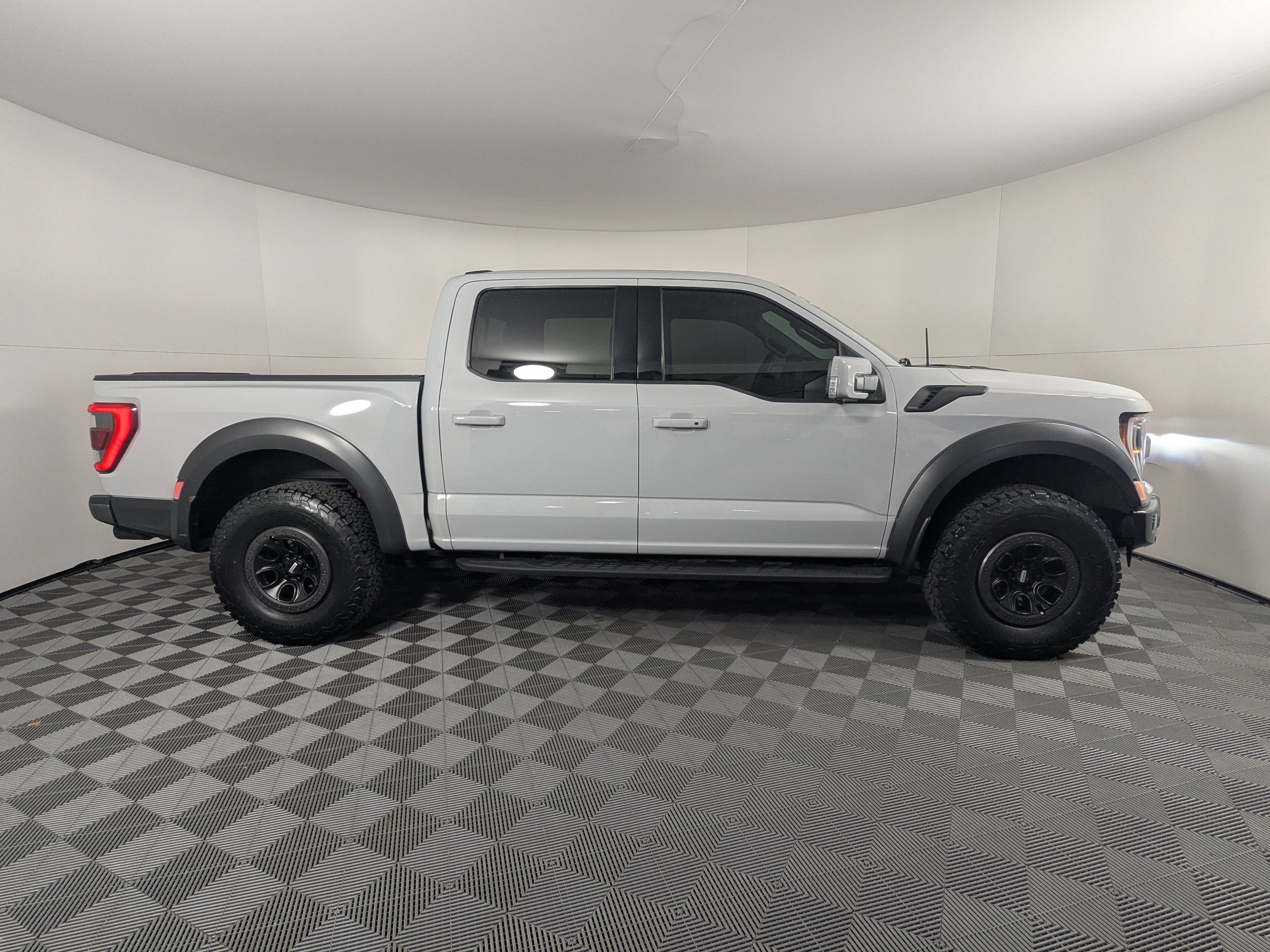 Certified 2023 Ford F150 Raptor w/ Raptor Carbon Fiber Package image 2