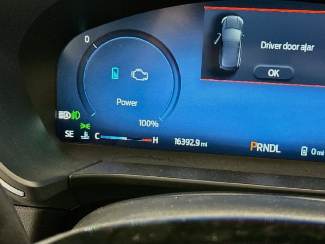 Certified 2025 Ford Escape SE w/ PHEV Premium Package FWD image 12