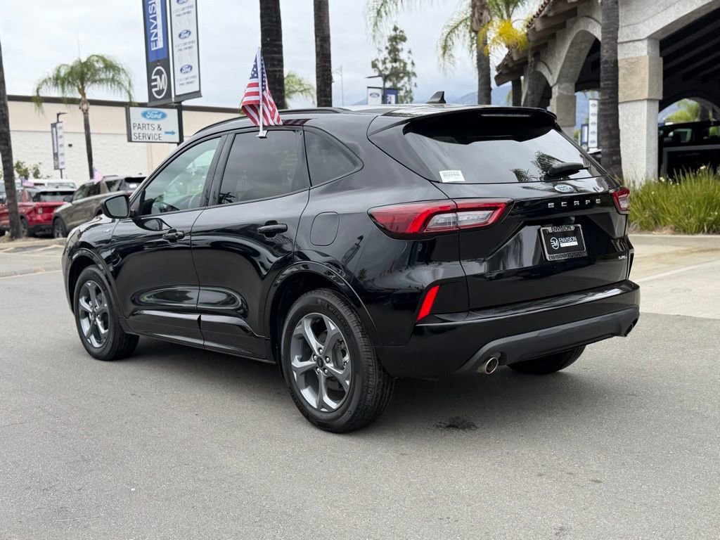 Certified 2023 Ford Escape ST-Line AWD/4WD image 9