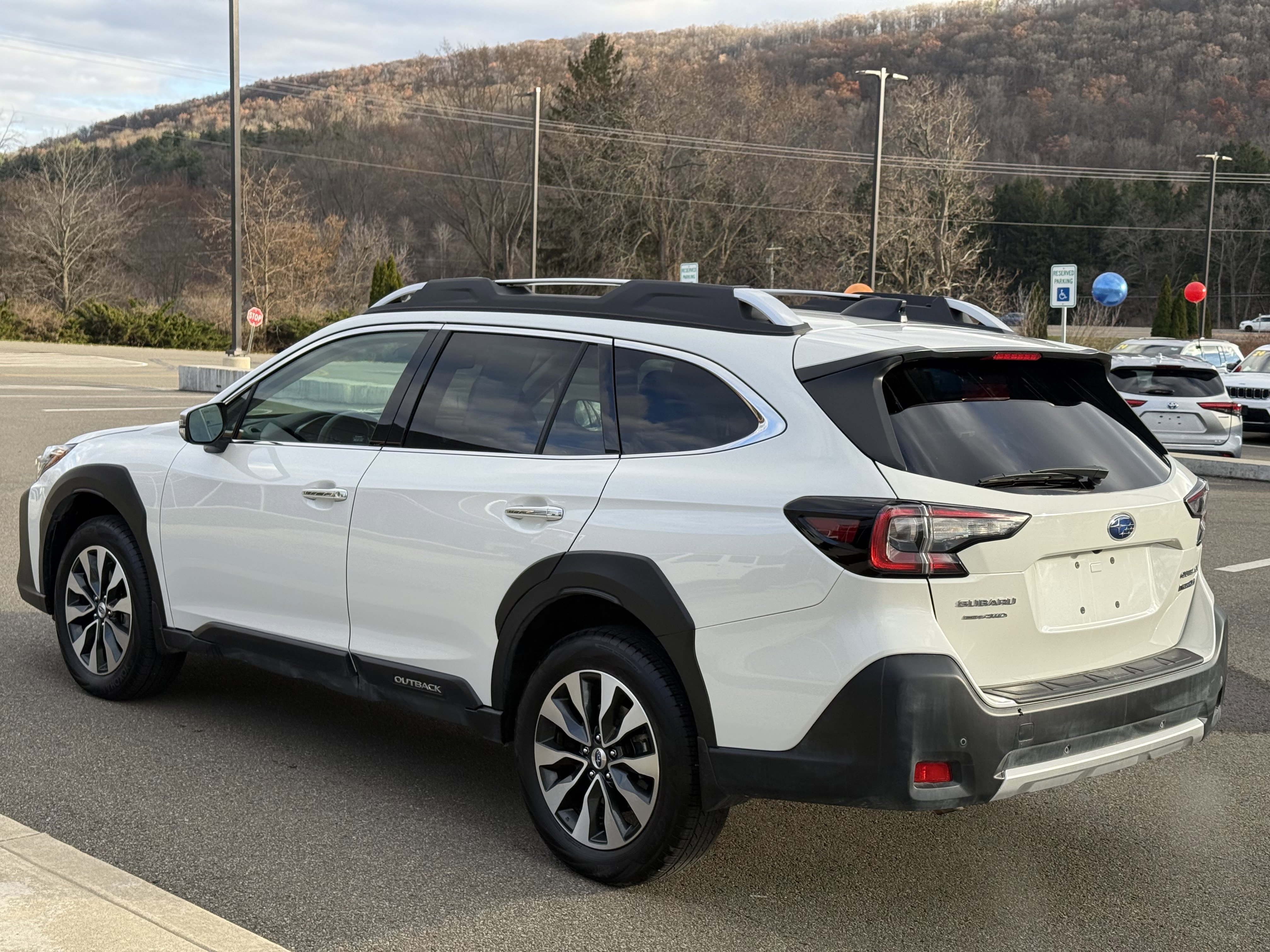 Used 2025 Subaru Outback Touring XT image 4