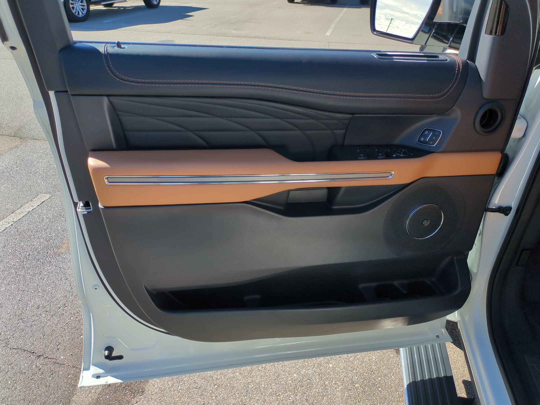 Certified 2023 Ford Expedition Max Platinum AWD/4WD image 17