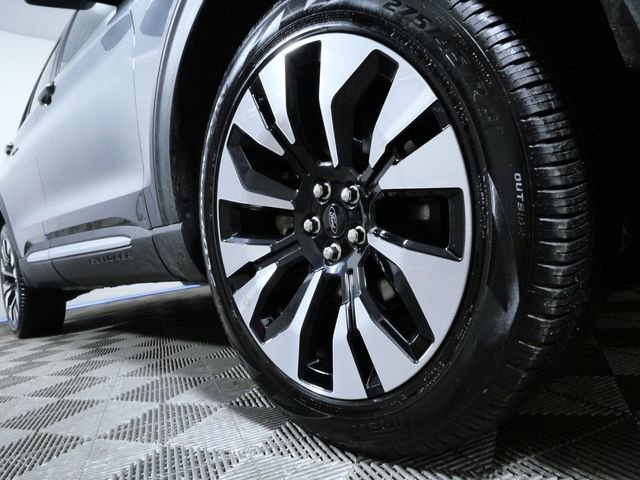 Certified 2025 Ford Explorer Platinum w/ LUX Leather Package image 7