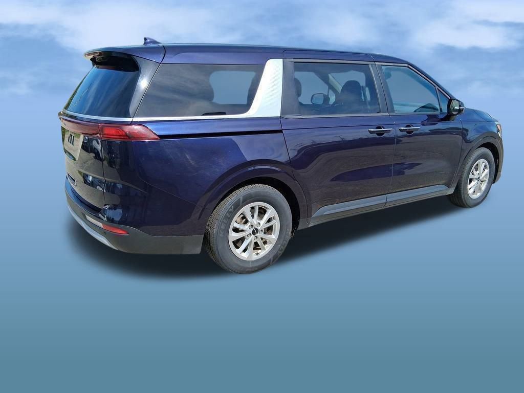 Used 2023 Kia Carnival LX image 5