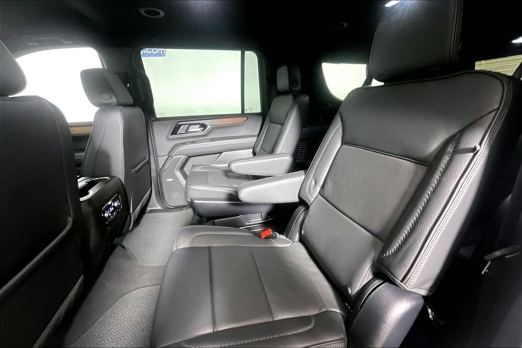 Used 2025 GMC Yukon XL Denali RWD image 21
