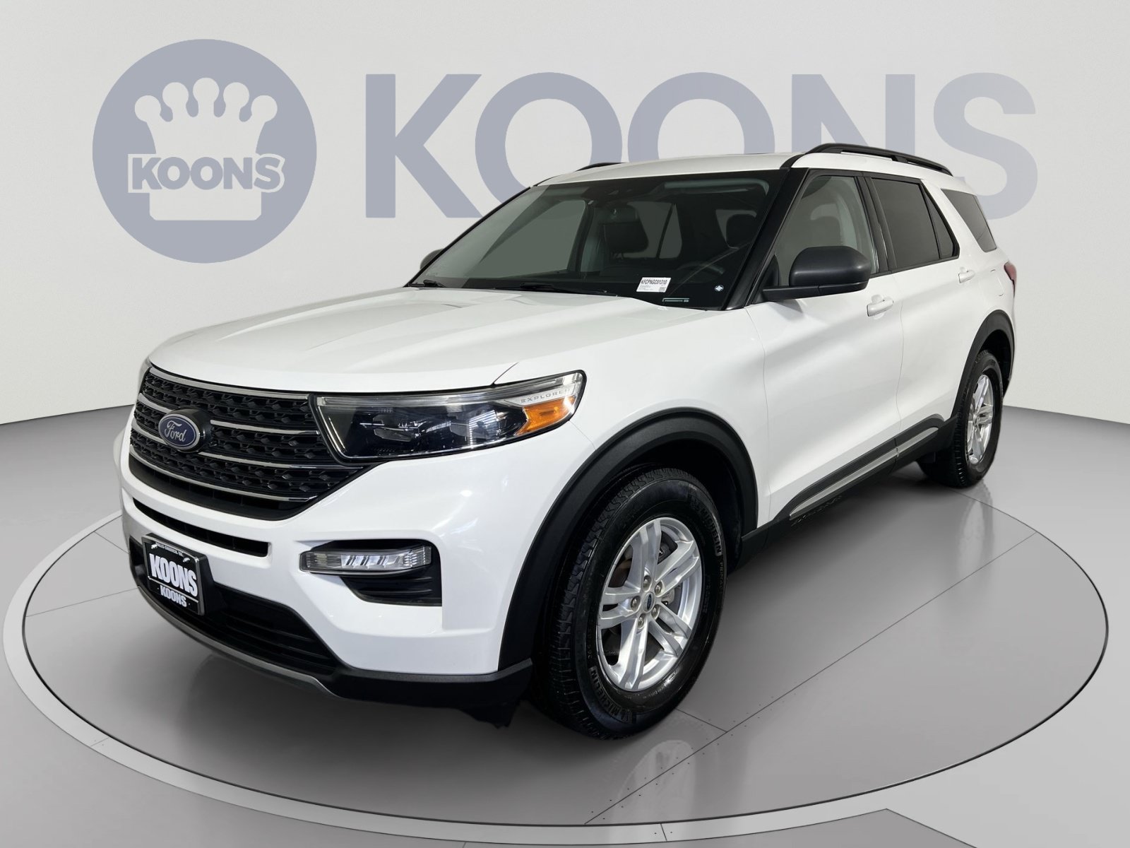 Certified 2022 Ford Explorer XLT w/ Equipment Group 202A AWD/4WD image 1
