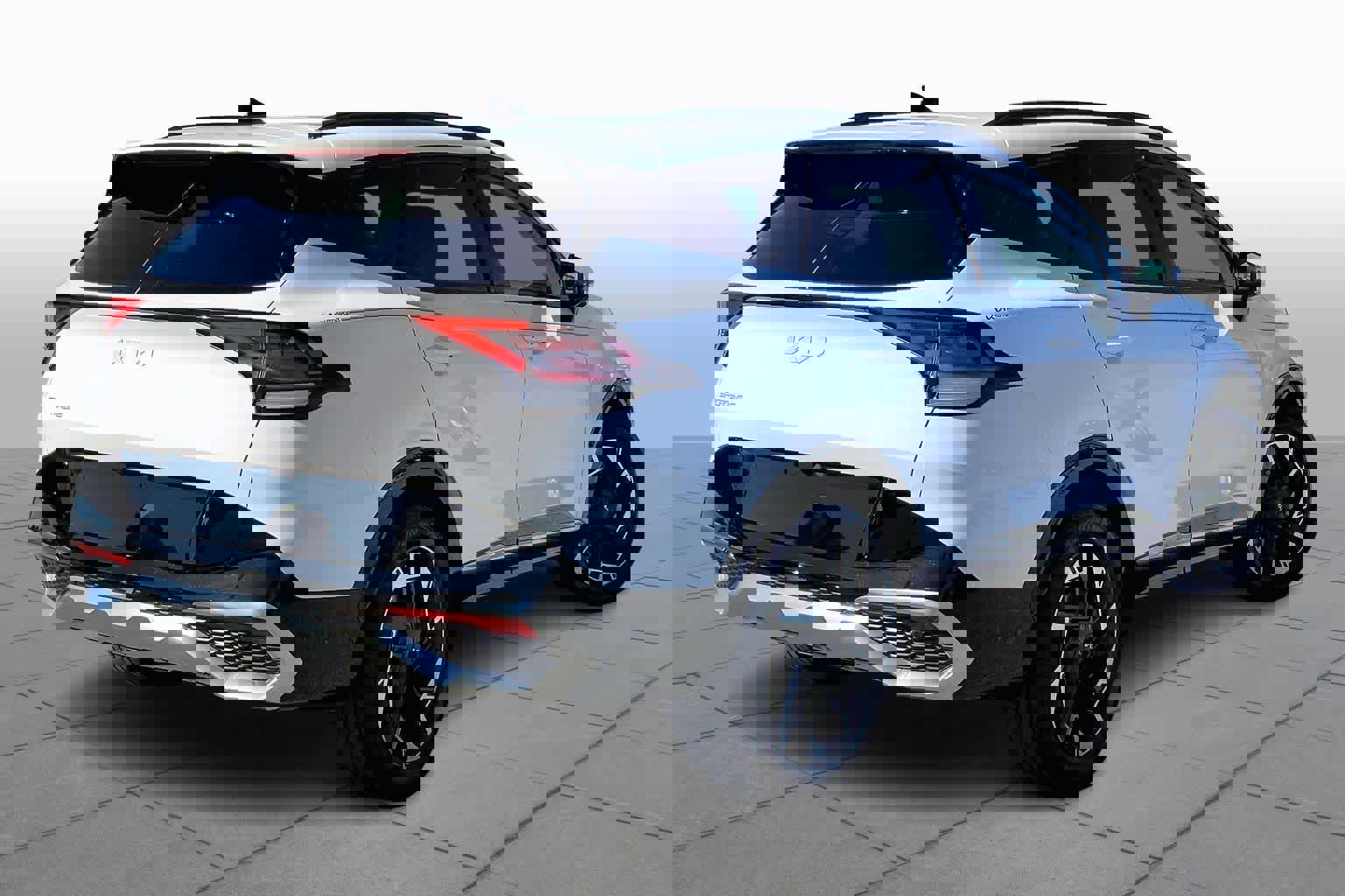 Used 2024 Kia Sportage SX image 3