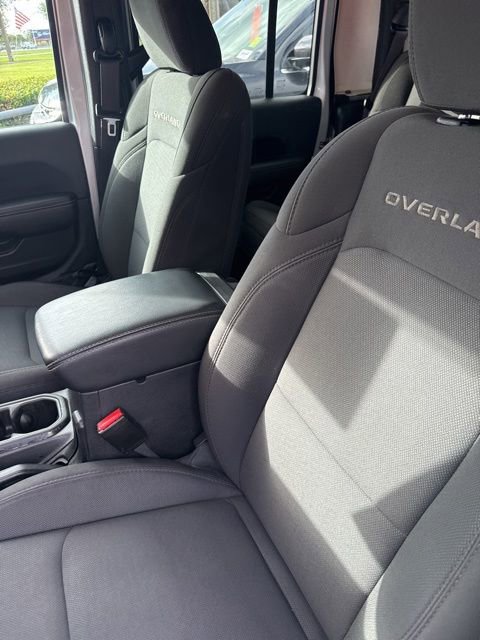 Used 2023 Jeep Gladiator Overland AWD/4WD image 6