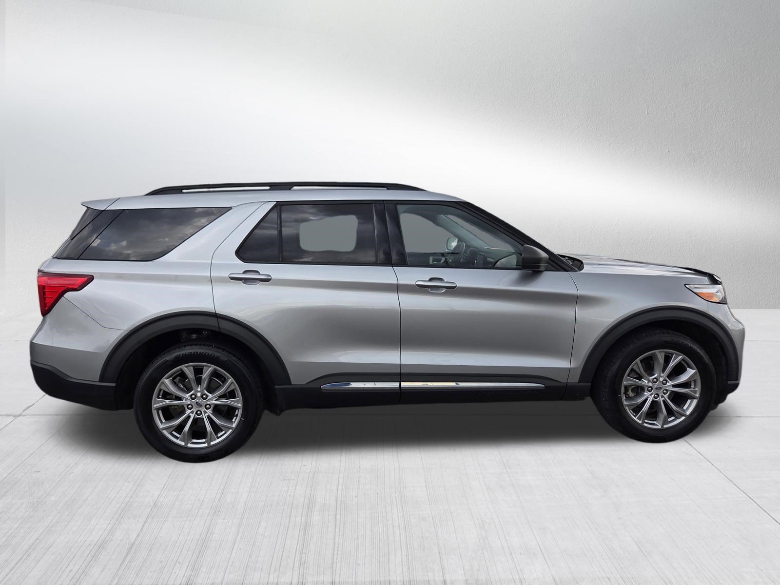 Certified 2020 Ford Explorer XLT w/ Equipment Group 202A AWD/4WD image 8