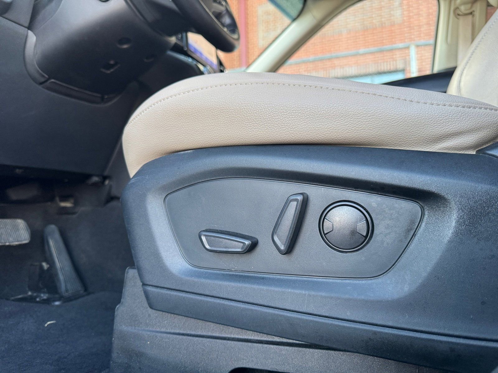 Certified 2021 Ford Explorer Limited w/ Equipment Group 301A image 20