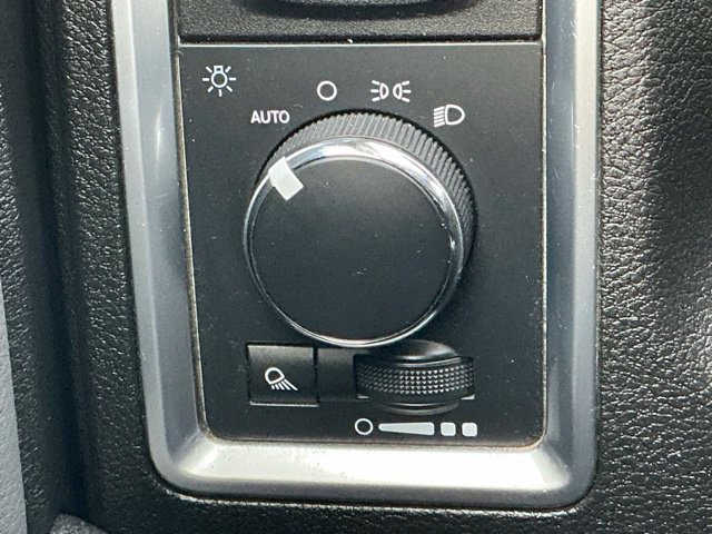 Used 2022 RAM 1500 Classic SLT w/ Electronics Group AWD/4WD image 37