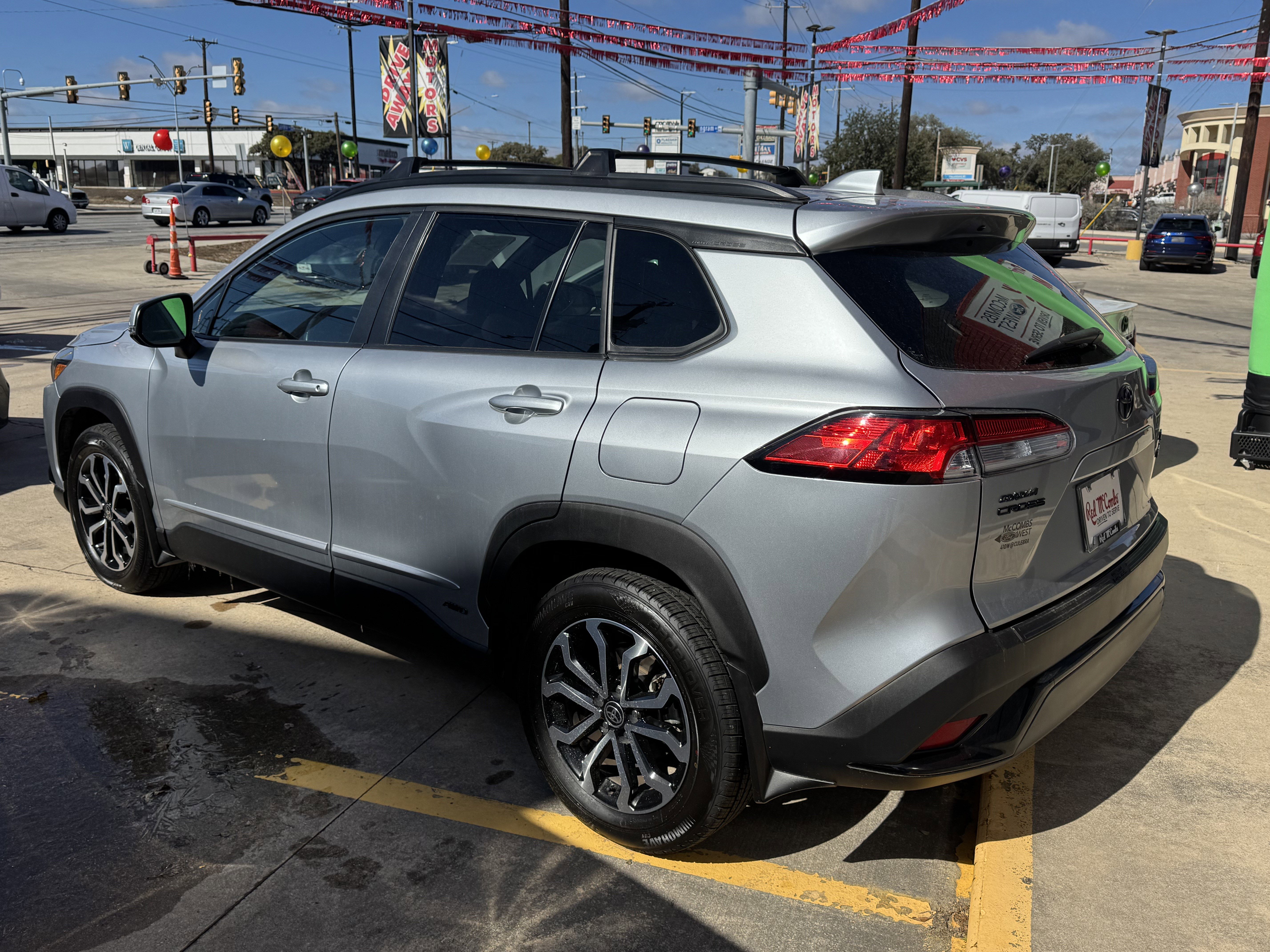 Used 2024 Toyota Corolla Cross SE image 4