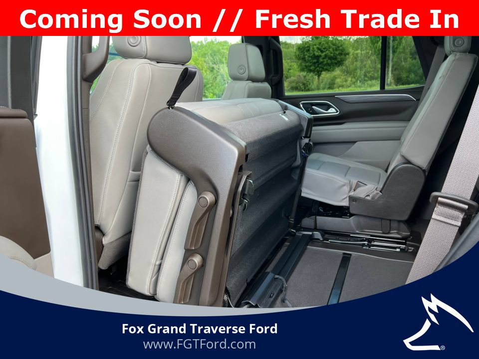 Used 2023 GMC Yukon SLT w/ SLT Premium Package AWD/4WD image 5