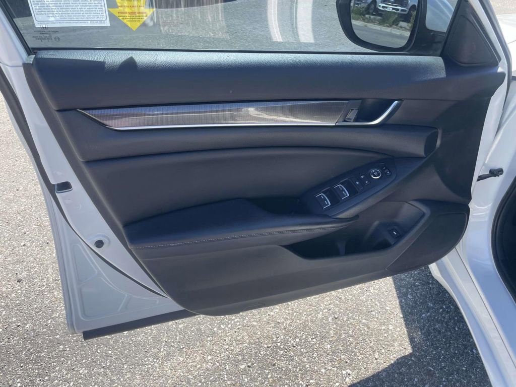Used 2018 Honda Accord Sport image 19