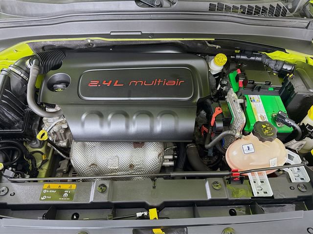 Used 2017 Jeep Renegade Latitude w/ Cold Weather Group image 28