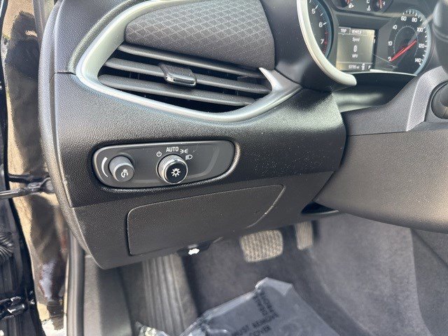 Used 2023 Chevrolet Malibu LS image 14