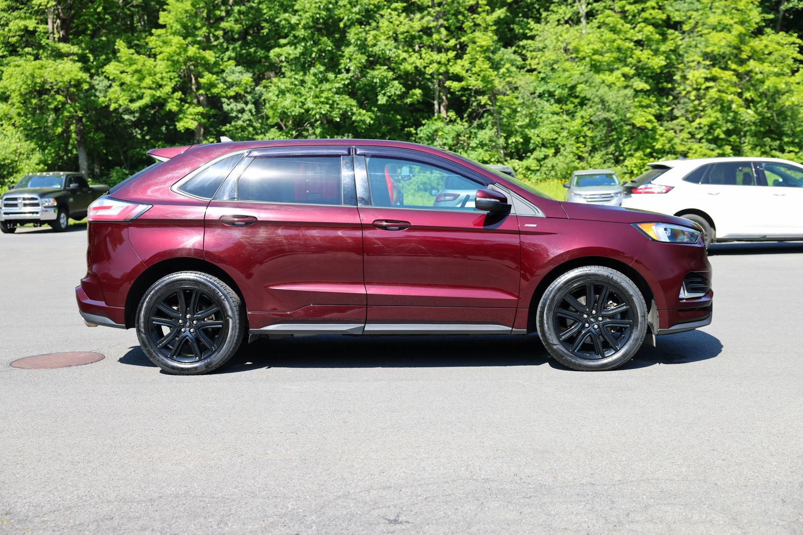 Certified 2020 Ford Edge ST-Line w/ Cold Weather Package AWD/4WD image 7
