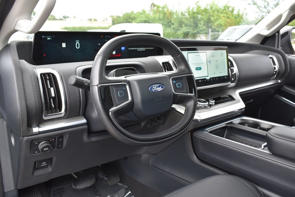Certified 2025 Ford Expedition Platinum AWD/4WD image 20