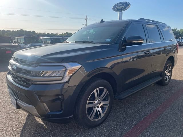 Certified 2024 Ford Expedition XLT RWD image 3