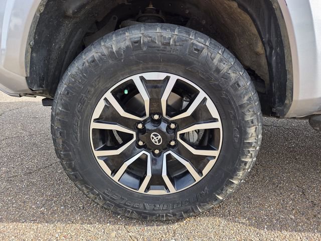 Used 2022 Toyota Tacoma TRD Sport w/ Technology Package image 25