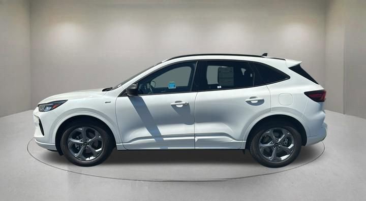 Certified 2023 Ford Escape ST-Line w/ Tech Pack #1 FWD image 5