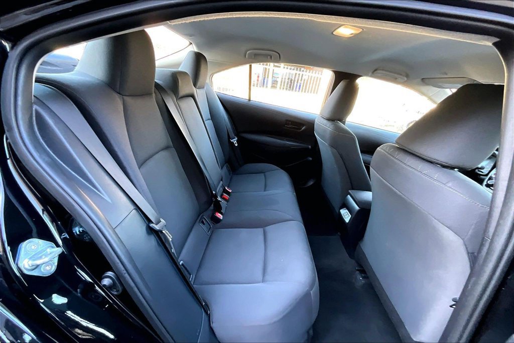 Used 2025 Toyota Corolla LE FWD image 25
