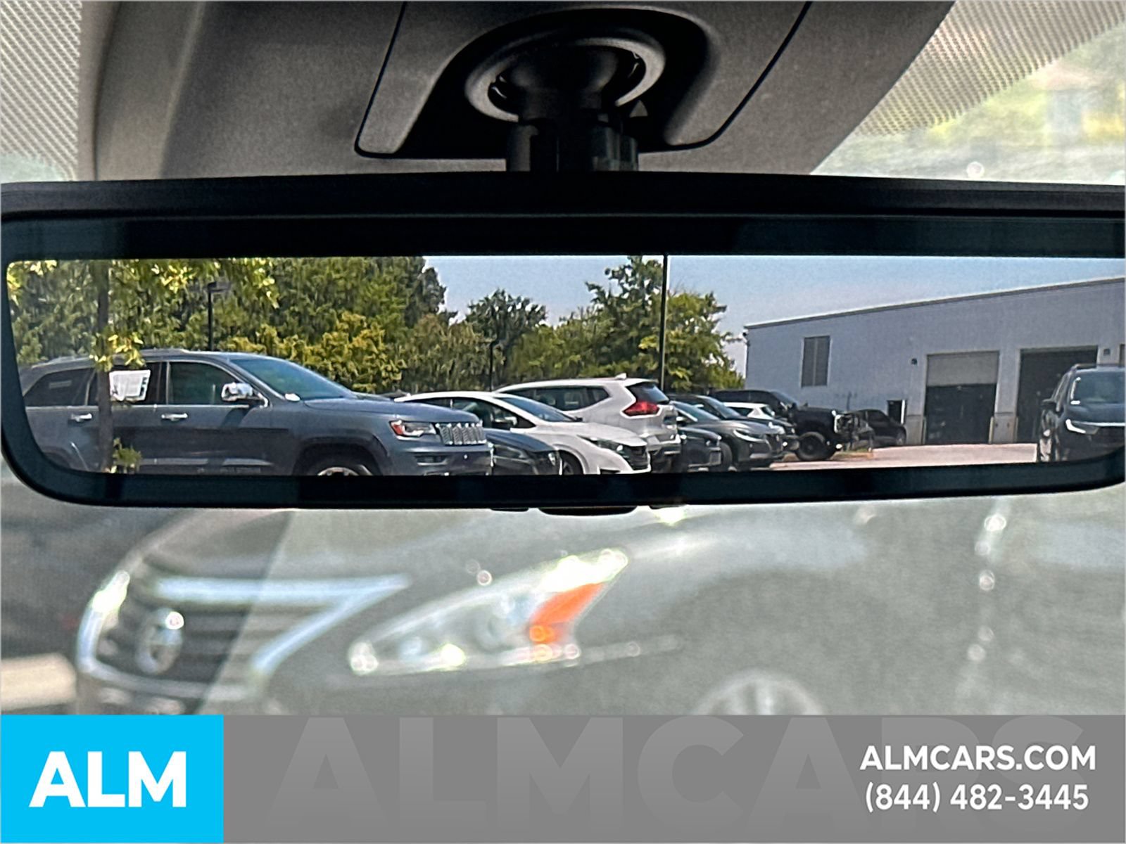 Used 2021 Toyota Sienna Limited FWD image 32