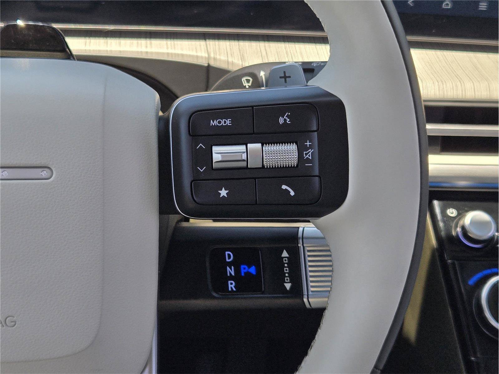 Used 2025 Hyundai Santa Fe Calligraphy FWD image 27