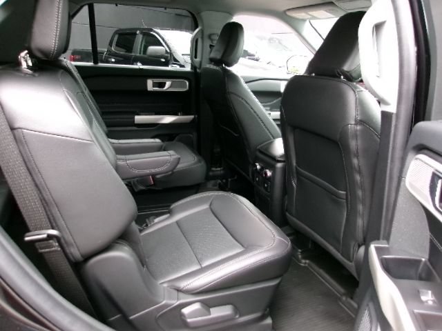 Certified 2023 Ford Explorer XLT w/ Equipment Group 202A AWD/4WD image 5