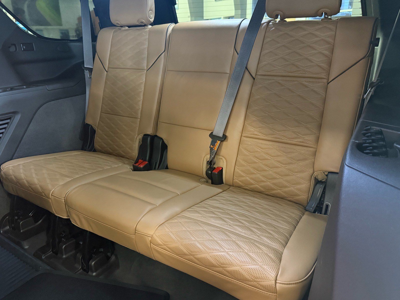Used 2023 Cadillac Escalade Premium Luxury w/ Performance Package AWD/4WD image 7