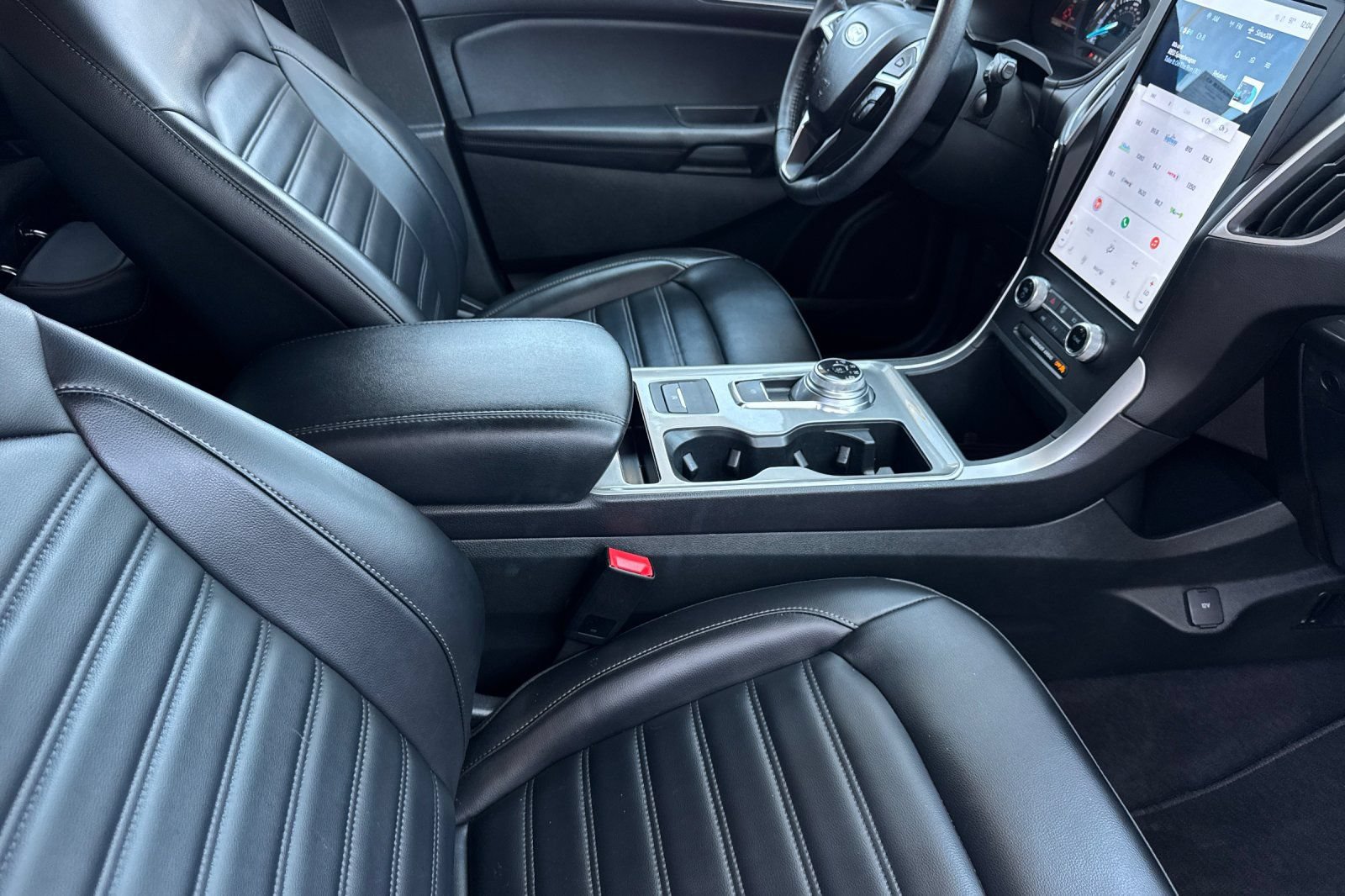 Certified 2024 Ford Edge SEL w/ Convenience Package AWD/4WD image 15