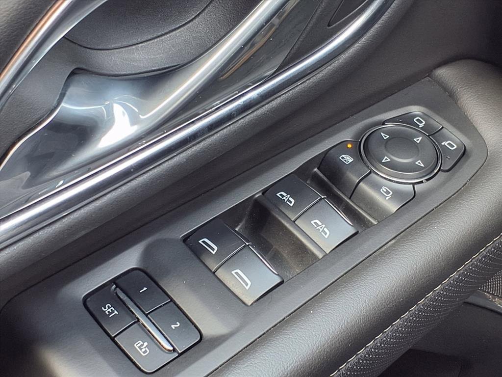 Used 2024 Chevrolet Suburban Premier image 30